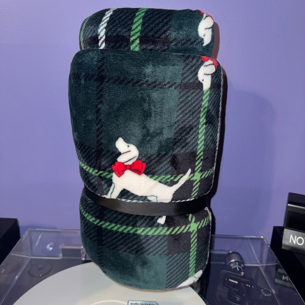 VS PINK cozy plush dog Christmas blanket
